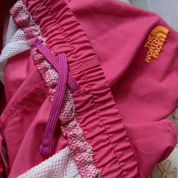 ❣️SOLD❣️ North Face Swim shorts - Picture 7 of 12